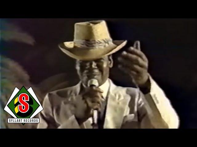 Africando - Lakh Bi (feat. Pape Seck) [Live version]