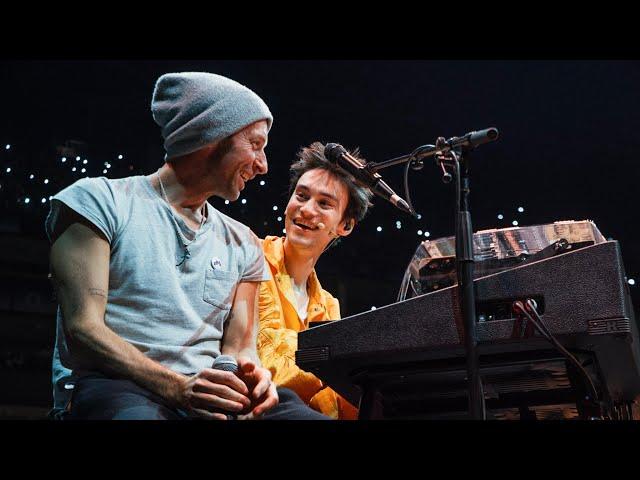 Jacob Collier & Chris Martin - Fix You (Live from the O2 Arena)