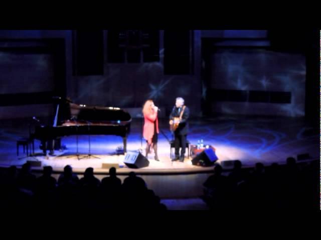 Tommy Emmanuel C.G.P. and Irina Surina. "Love me tender"