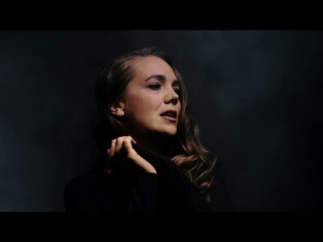 Lucie Vondráčková - Hvězdy (oficiální videoklip) (prod. Peter Fider)