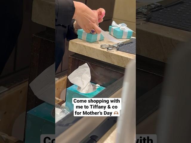 #Foryou #Viral #Explore #Mothersday #Tiffanyandco #Tiffany #Shopping #Shoppingvlog #Shoppinghaul