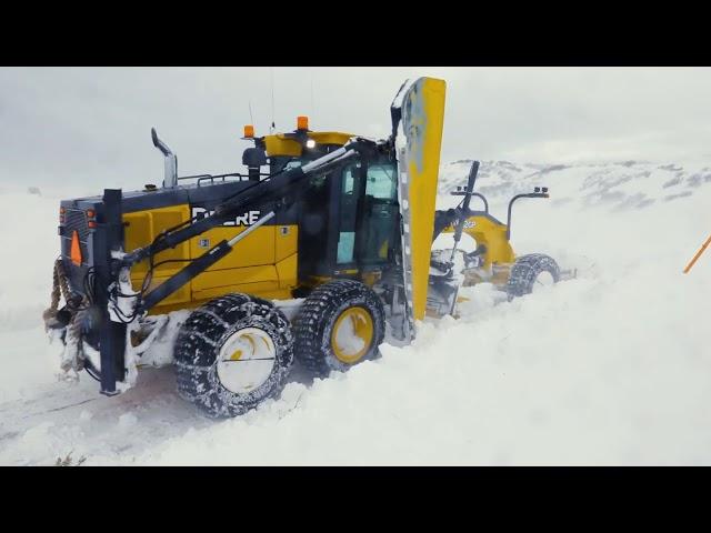 Автогрейдеры John Deere