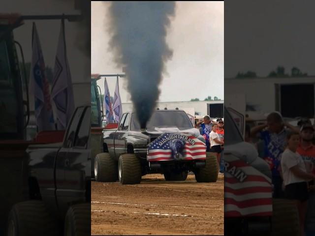 Rolling Coal Cummins "Midnight Train" Pro Stock Diesel Truck. SDX 2023.