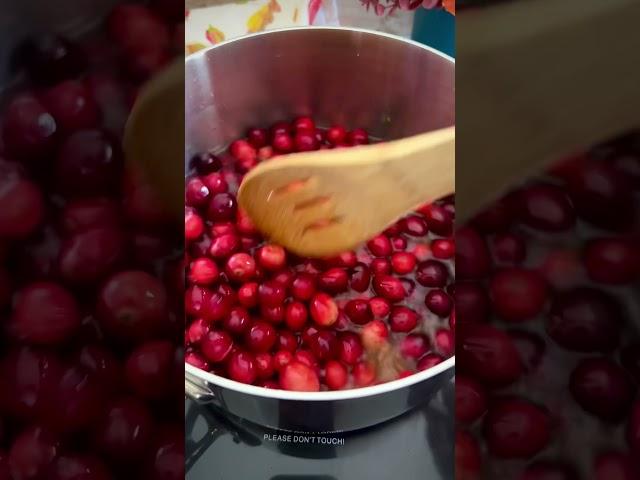 Homemade Cranberry Sauce #thanksgiving