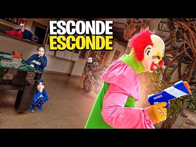 ESCONDE ESCONDE NÍVEL HARD COM OS PALHAÇOS NA CASA DOS HUNTERS!!!