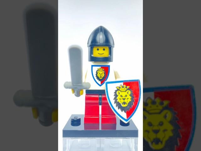 LEGO cas061 Minifigure Castle Royal Knights - Knight 1 (year 1996) #lego #minifigure #legocastle