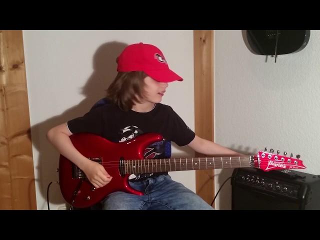 Dustin Tomsen 12 years old covers "Beat It" guitar solo by Eddie Van Halen.