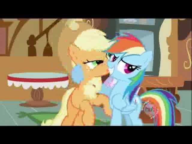 Rainbow Dash kiss Apple Jack