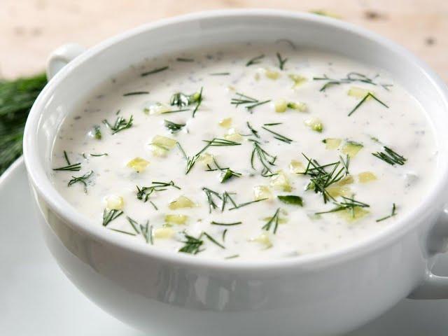 La mejor alternativa al gazpacho para una cena fría, ligera y proteica es esta receta búlgara
