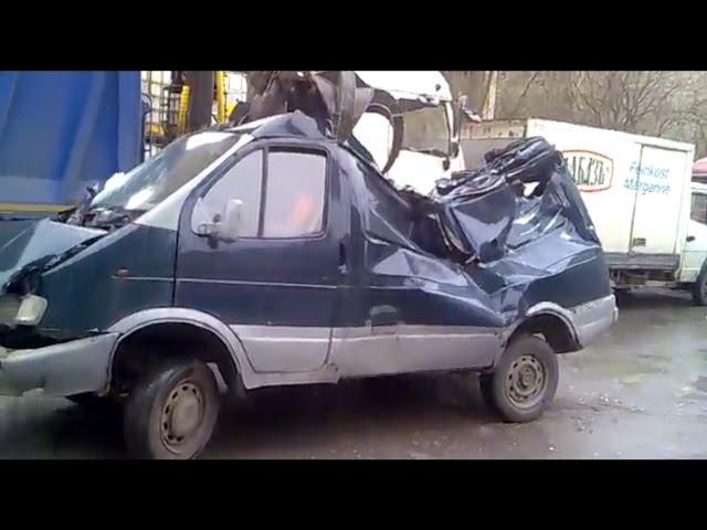 Утилизация автомобилей [Подборка] (2015) - Car recycling [Compilation] (2015)