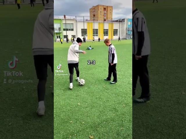 Лёгкий финт #footballfreestyle #shorts #soccer #футбол