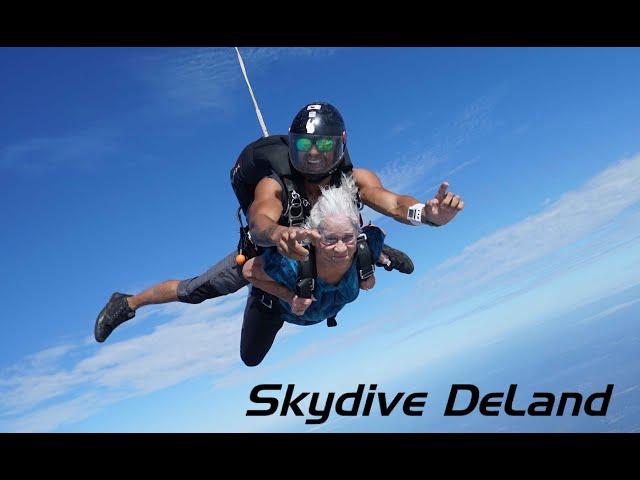 Lee has a beautiful skydive