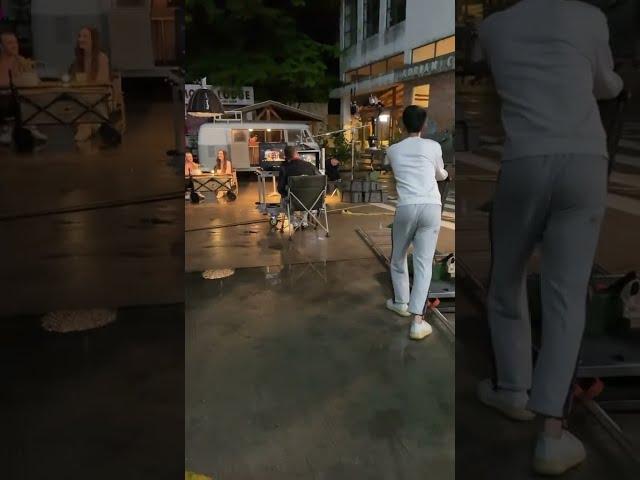 Travelling Movement Grip With Camera Generate The Movie Style Result