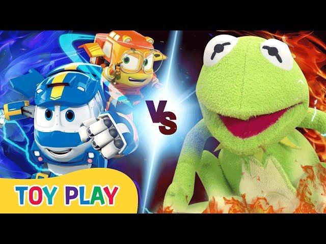 Toy Play | Giant Frog Attack!! | Robot Trains Toy Play