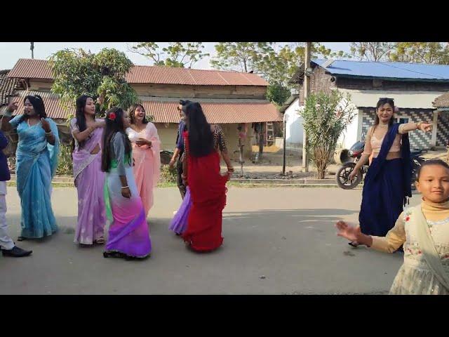 mujh SE Saadi karogi  tharu wedding dance Phulauriya Beautiful girls ️