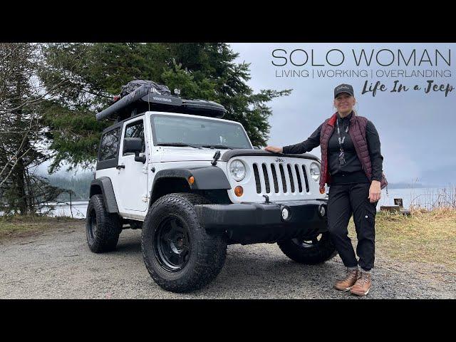 Solo Woman Has Built a DIY Cozy Tiny Home In Her Jeep Wrangler And Enjoying Life In The Mountains