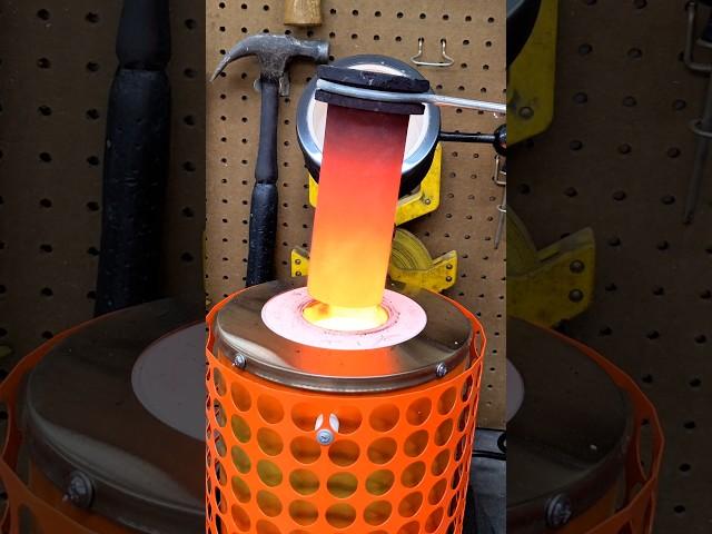 Melting Scrap Aluminum and Pouring into an Ingot #aluminium #melting #hot