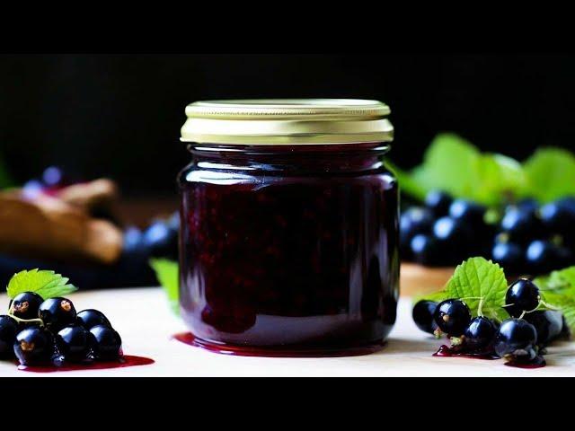 BLACKCURRANT JELLY. Thick as jelly. Even a spoon is worth it!