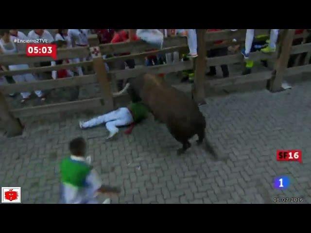 Pamplona Festa di San Fermin 2016 "Secondo" Emcierro con tori di Cebada Gago 08-07-2016