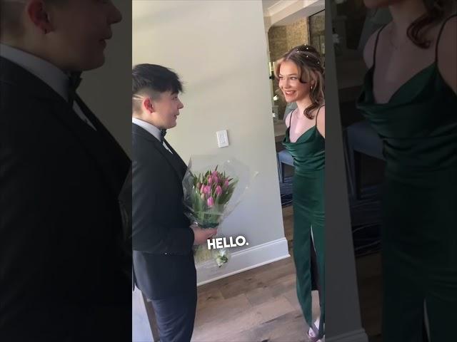 His reaction seeing his prom date for the first time ️