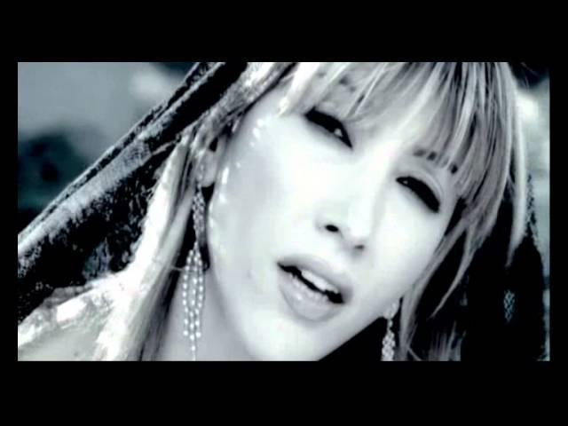 Hande Yener - Acı Veriyor ( Official Video)