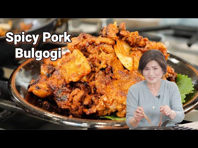 Spicy Pork Bulgogi (Jeyuk Bokkeum, 제육볶음) as good as (or better than) your local restaurants!