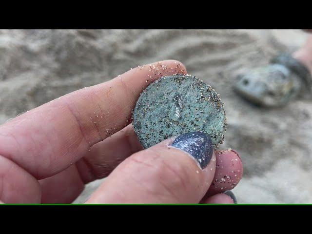 Beach Metal Detecting A Pirate Ship must have Washed up In New Hampshire Today Incredible Hunt!