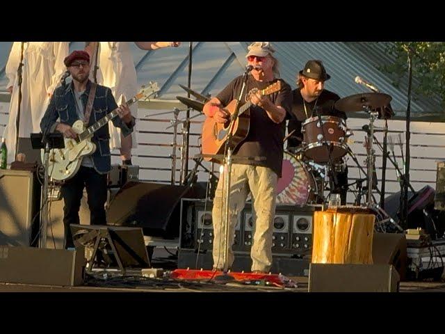 Neil Young & Stephen Stills “Harvest Moon” 10/05/24 Lake Hughes, California