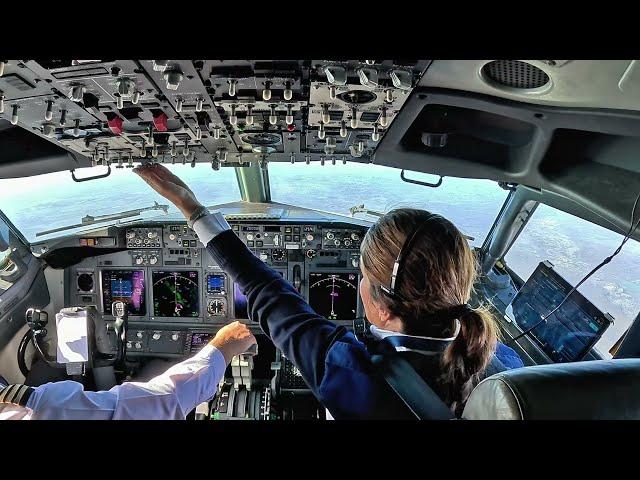 Pilot's Eye - Inside the Cockpit of an Boeing 737 | Female Pilots Takeoff