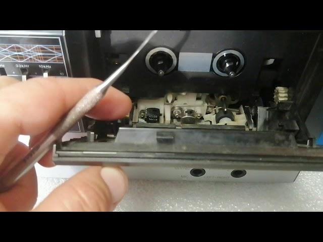 Не открывается до конца кассетоприёмник SHARP GF 700
