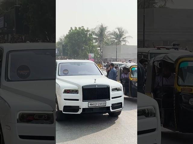 Shahrukh Khan Leaving His House Mannat 