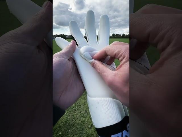 PUTTING THE NEW ONE GLOVES TO THE TEST 