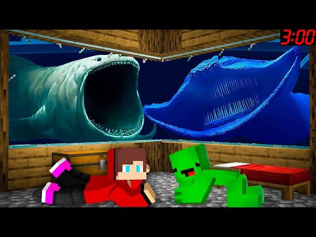 JJ and Mikey HIDE from EL GRAN MAJA and Bloop Monster near Bermuda Triangle in Minecraft Maizen