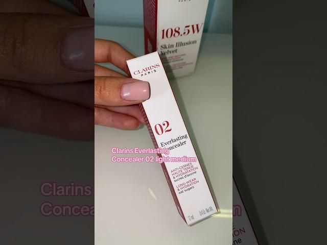 Обзор на Clarins skin illusion velvet 108.5W Clarins Everlasting Consealer 02light medium Подпишись