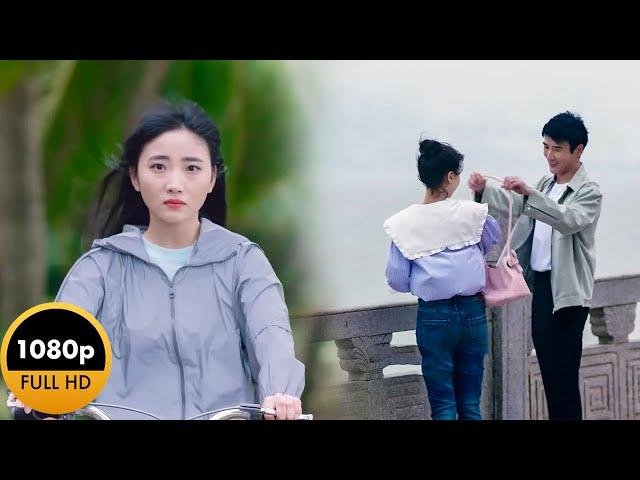 【Full Movie】丈夫和小三當眾親熱，妻子不哭不鬧，體面的給他們上了一課！中國電視劇