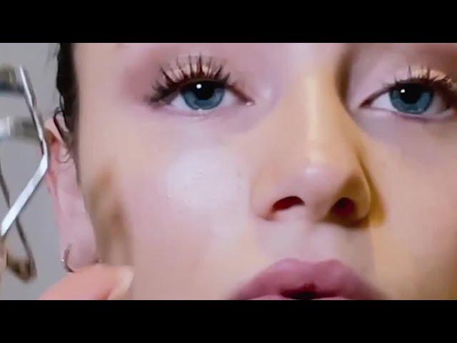 Leni Klums Lash-Routine mit Wimpernzange 