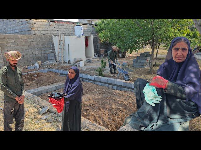 **Pleasant Moments: Grandma with Knee Pain and the Cameraman's Affection**