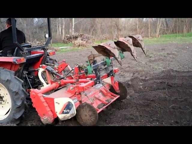 Мінітрактор японський з фрезою і підгортачами.