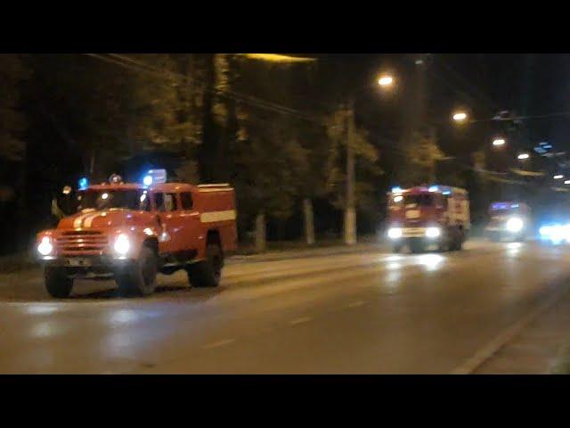 [Soviet air horns & siren] 3x Fire trucks responding to fire code 3