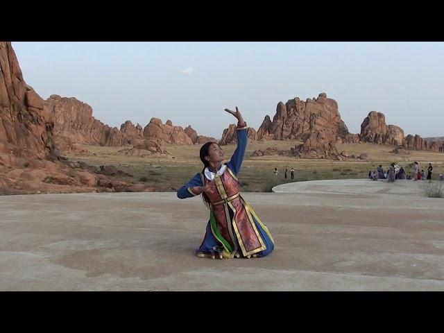 Mongolian girl traditional dance