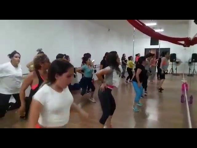 Dance Up Studio - Zumba con GISEL