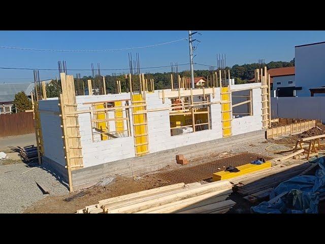 Construcție casă!(etapa 2 : zidărie BCA și stâlpi)