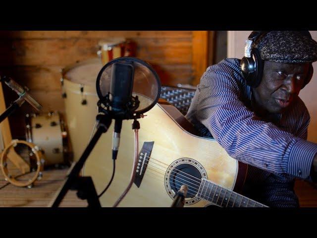 Boubacar Traoré - Dounia Tabolo [EPK]