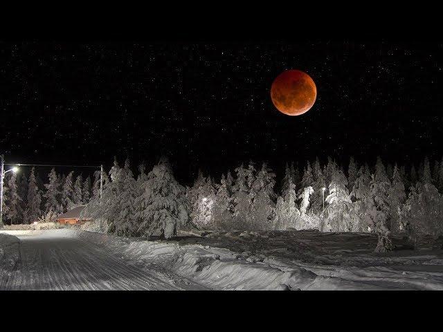 Лунное затмение 31 января 2018 года.  Луна покраснела.  Луну накрыла тень от земли