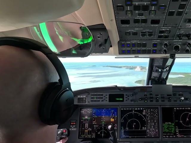 Gulfstream G550 cockpit landing at Norman’s Cay (MYEN)