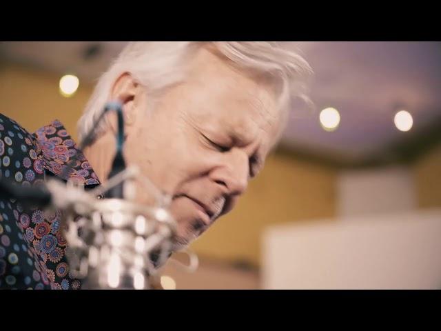 Saltwater (Live in the Studio) l Tommy Emmanuel