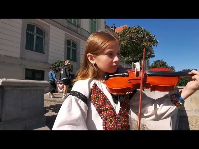 Королівський замок у Варшаві. Яринка Мицик - рідна мати моя. Скрипка