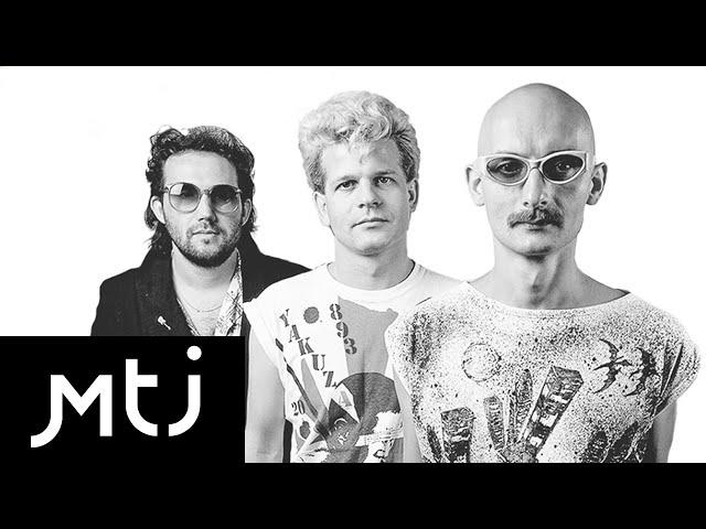 Kombi - Black and White (Lyric Video)