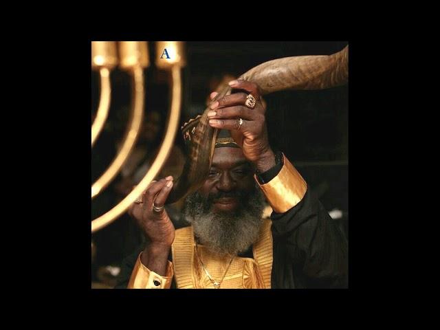 Spiritual Warfare| Shofar Sounds AND Thunder| EXTREMELY LOUD