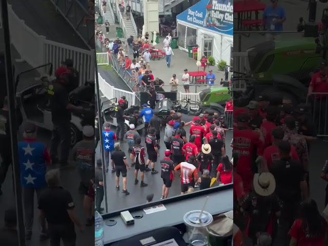 KB-TITAN AND ELITE GET INTO A FIGHT ON THE STARTING LINE